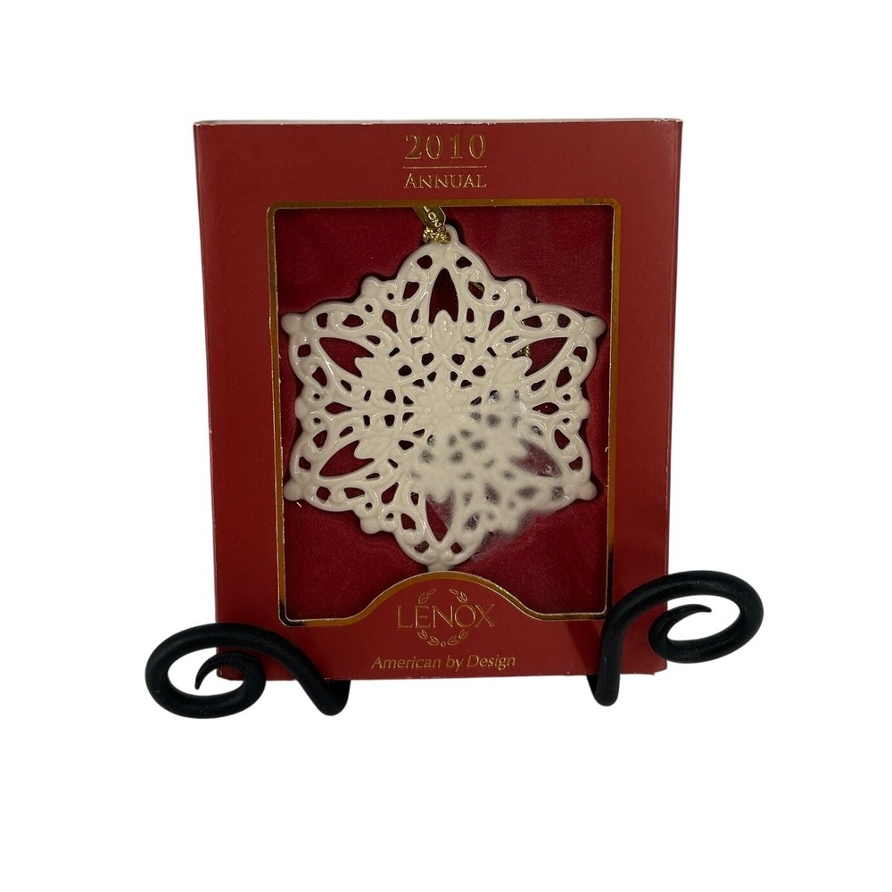 Lenox 2010 Annual Snowflake Ornament Ivory China Pierced Christmas Collectible